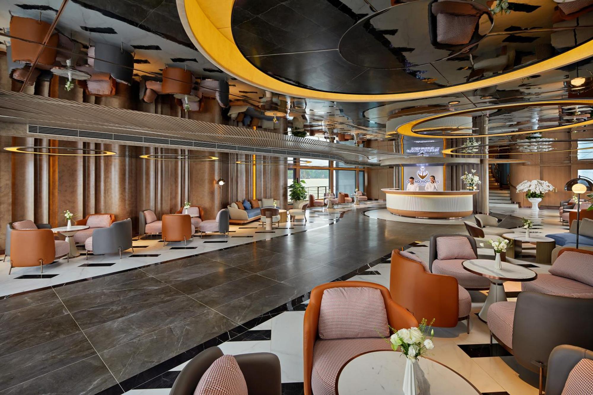 Hotel Grand Pioneers Halong Bay Cruise 2 Ha Long Exterior foto
